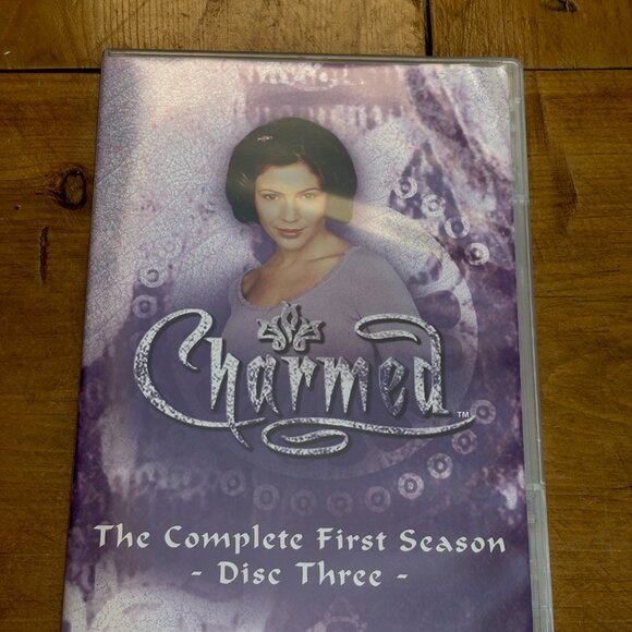 Charmed (The Original 90s) - The Complete First Season on DVD - Picture 6 of 14